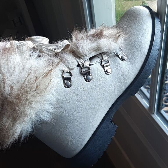 Wanted Stratton Cream Faux Fur Lined Boots - Picture 11 of 11